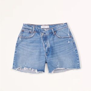 Abercrombie & Fitch - Women's Curve Love High Rise Dad Shorts